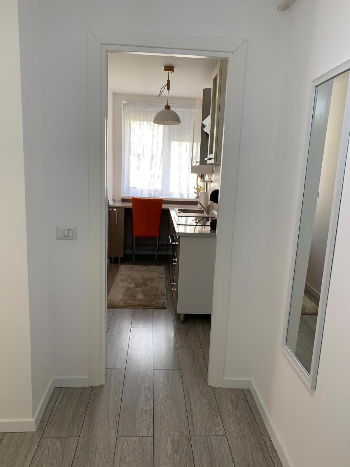 Rose Apartment Piatra Neamt Exterior photo